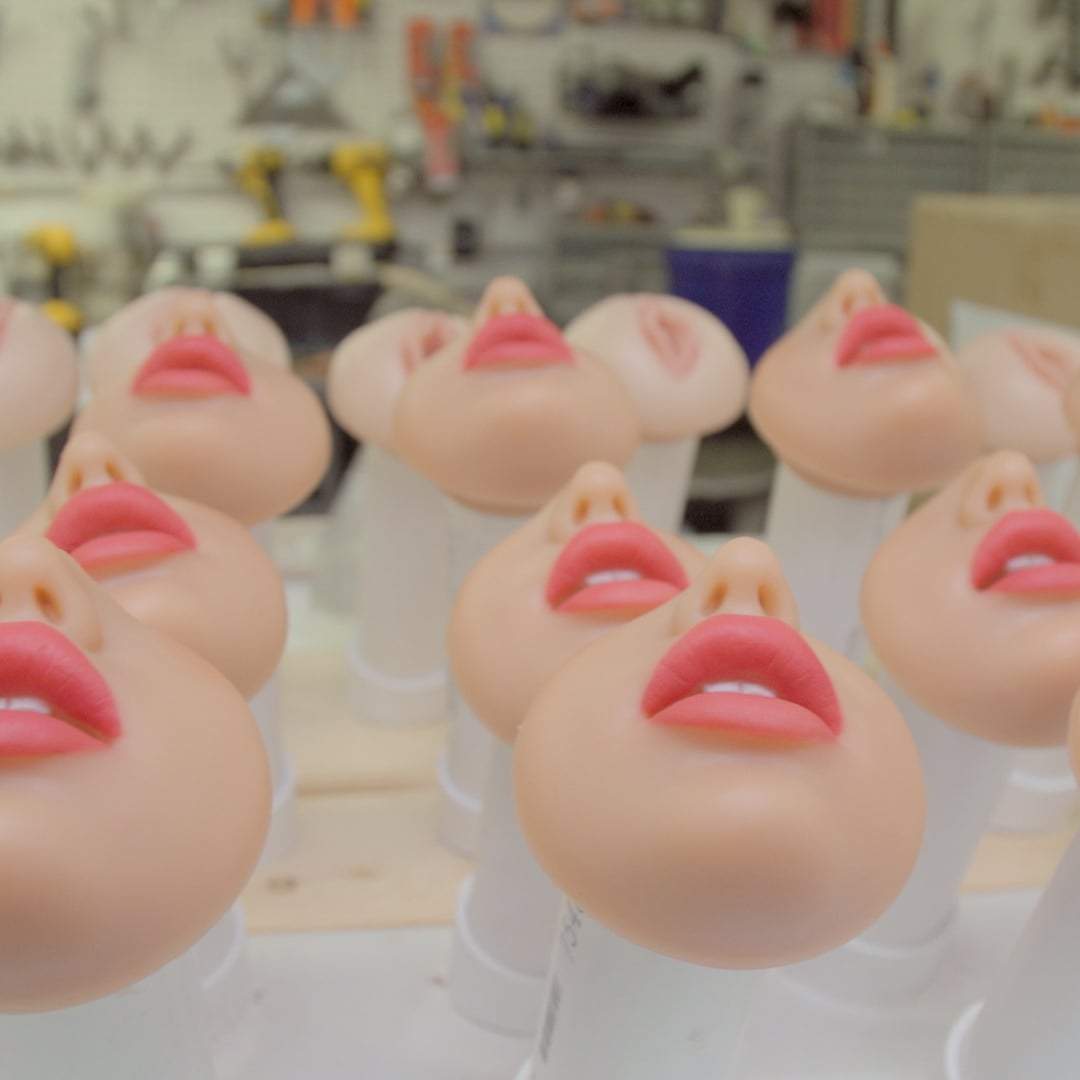 Maintain a long and intimate relationship with my silicone sex doll - lovedollshops.com